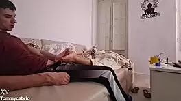 Intense footjob from Apolonia La Piedra, first time amateurs cum on feet