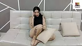 Mi Novio Cree Que Soy Lesbiana Y Para Vengarme De El Llamo A Mi Amiga Y Nos Grabamos Mientras Tenemos Sexo Y Nos Chupamos El Culo- Parte 1