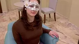 Wow! Teen babe teases sugar daddy with sexy poses in tight leggings after workout