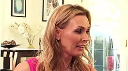 与Tanya Tate、Veronica Avluv和Belle Noire在狂野派对的激情女同性恋性爱