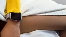 哟，这个越南少女18+用她湿润的小穴手淫抓住我