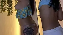 Placer entre Chicas con Juego de Pie Intenso