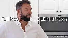 Girls lick pussy in group hardcore threesome