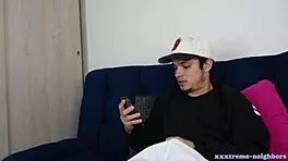 Mi Hermanastra Me Pilla Masturbandome Y Me Deja Correrme En Su Cara