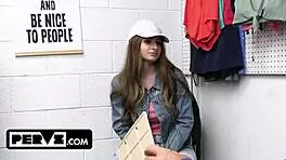 巨乳18+少女Penelope Kay偷东西被粗肛惩罚