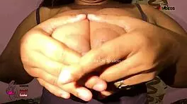 Look At This India Teen Showing Her Big Boobs On Webcam!