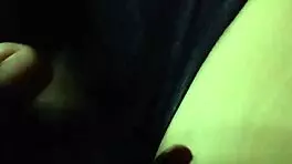 18岁小可爱用力磨粗大肉棒