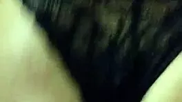 18岁小可爱用力磨粗大肉棒