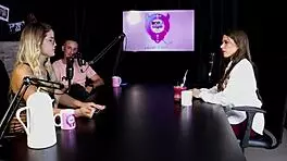 18+顺从少女户外BDSM fetish调教采访