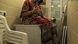 horny stepmom tells stepson to lick her pussy in the kitchen 😏