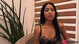 Depois de uma bela estreia Rafaela Nakamura caiu de boca no negão pirocudo e ganhou leite dentro