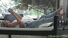 hey, petite babe gives erotic footjob leading to cumshot 😍