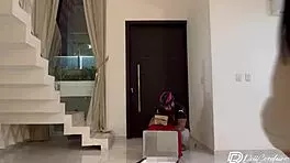 Entregador De Delivery Faz Entrega E Fode Com Morena Gostosa Que Estava Sozinha Em Casa