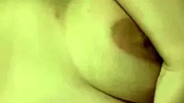 thick girl touches herself for step-daddy 😏