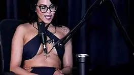 Mature wife in lingerie endures intense casting with young fucker