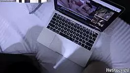 抓到菲律宾女星Insan穿制服看黄片！