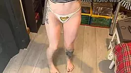 oh god i wet myself so bad... now im sittin in pee suckin this big cock like a total goth slut