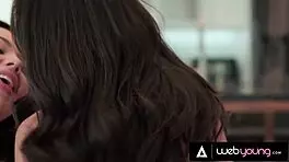 Jane Wilde shares Holly Day with Leana Lovings!