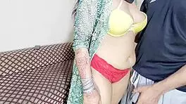 Punjabi sardarni takes anal in doggystyle while talking dirty 😈