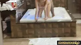 Ninfeta Completa 18 Anos E O Padastro Levou Ela Pro Motel Pra Curtir Uma Hidromassagem