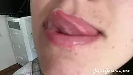 Tongue saliva throat fetish, wanna see this skinny blonde get wild? 😏