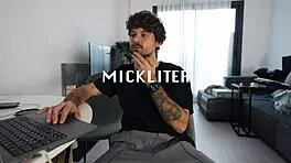 Pretty Babe Deepthroats Big Cock For Cum In Mouth