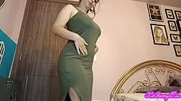 Romanian PAWG XO Bunny Farts And Shakes Ass In Green Dress