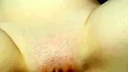 Wow! Amateur Portrait Video with Close-Up Masturbation!