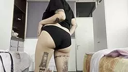 户外公共羞辱的脱衣挑逗张开逼