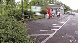 娇小日本小妹在车里吸陌生人