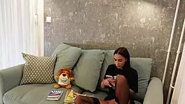 瞧火辣娇小18岁黑丝无裤手撸挫败！