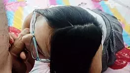 岳父用不同方式惩罚生病的继女女学生18+。弯腰紧逼！ 😏