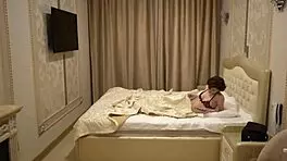 Short-Haired Girlfriend Rides Cowgirl And Gets Doggystyle In POV