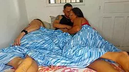 A Impressionante Madrasta Divide A Cama Com O Namorado De Sua Enteada Não Faça Barulho