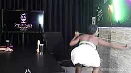 a negra gostosa da vicky menage mostrou sua buceta e ficou molhadinha - veja o que aconteceu no preliminares podcast com bia hot watch on sheer red