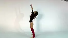 anna ocean, hot gymnast, stretches pussy in gym with small tits 😘🏋️‍♀️