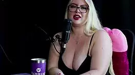 Alice monteiro feels shy but gives easy blowjob, learning from ex