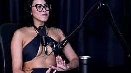 Prefere Pau Que A Faz Gozar Grava Com A Elisa Sanchez O Jeito De Chupar A Buceta E Sobre Ter Que Falar Sobre Um Filho - Bia Hot Preliminares Podcast Watch On Sheer Red