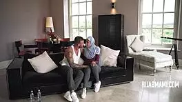 British Bodybuilder Tames Shy Virgin Muslim Milf With Muscles