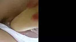 A VONTADE DESSA PUTINHA NOVINHA ERA DAR O CUZINHO PARA UMA ROLA DE VERDADE!