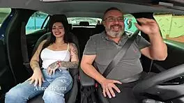 anna belutti a safadinha baixinha sentou na vara do motorista durante a entrevista