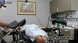 Aria Nicole呻吟：操我更猛！😍