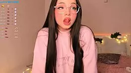 W0wgirls model Liza appears in a cute petite web chat session from December 25, 2022