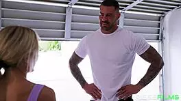 Fitness Model Seduces Trainer For His Big Cock With Cunilingus And Handjob.