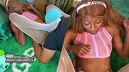 Innocent teen 18+ gets eaten out for the first time and keeps cumming