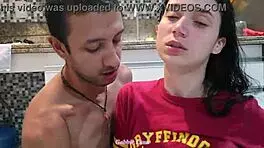 Metendo duas varas na cara da vadia novinha Gabbie Luna Rennan Luna e Mano Nico