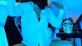 The Wonderful Blue Masturbates Live With Her Big Dildo For You