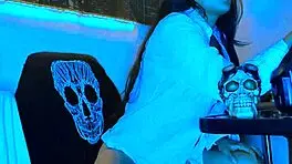 The Wonderful Blue Masturbates Live With Her Big Dildo For You