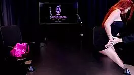 Duas Gostosas Tiram A Roupa A Cada Vez Que Erra No Jogo Da Podolatria E Uma Teve Que Mostrar Os Peitos - Carla Santos Watch On Sheer Red