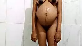 pregnant mom wants anal while she bathing